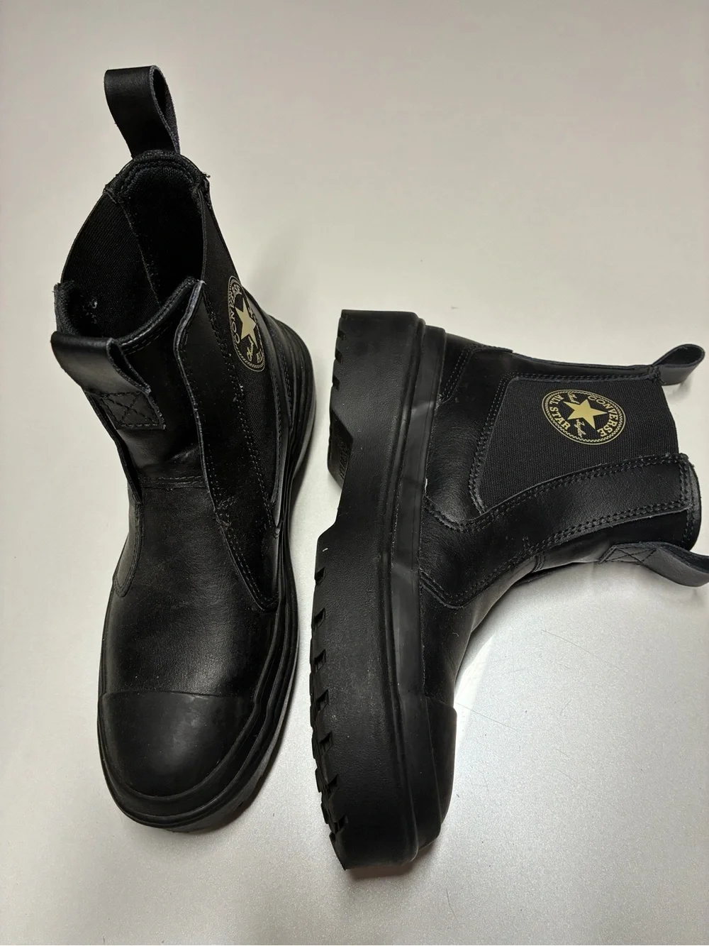 Converse Chuck Taylor All Star Lugged Chelsea Boots big kids size 1